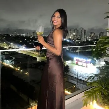Fernanda Tavares massagem EDSON QUEIROZ