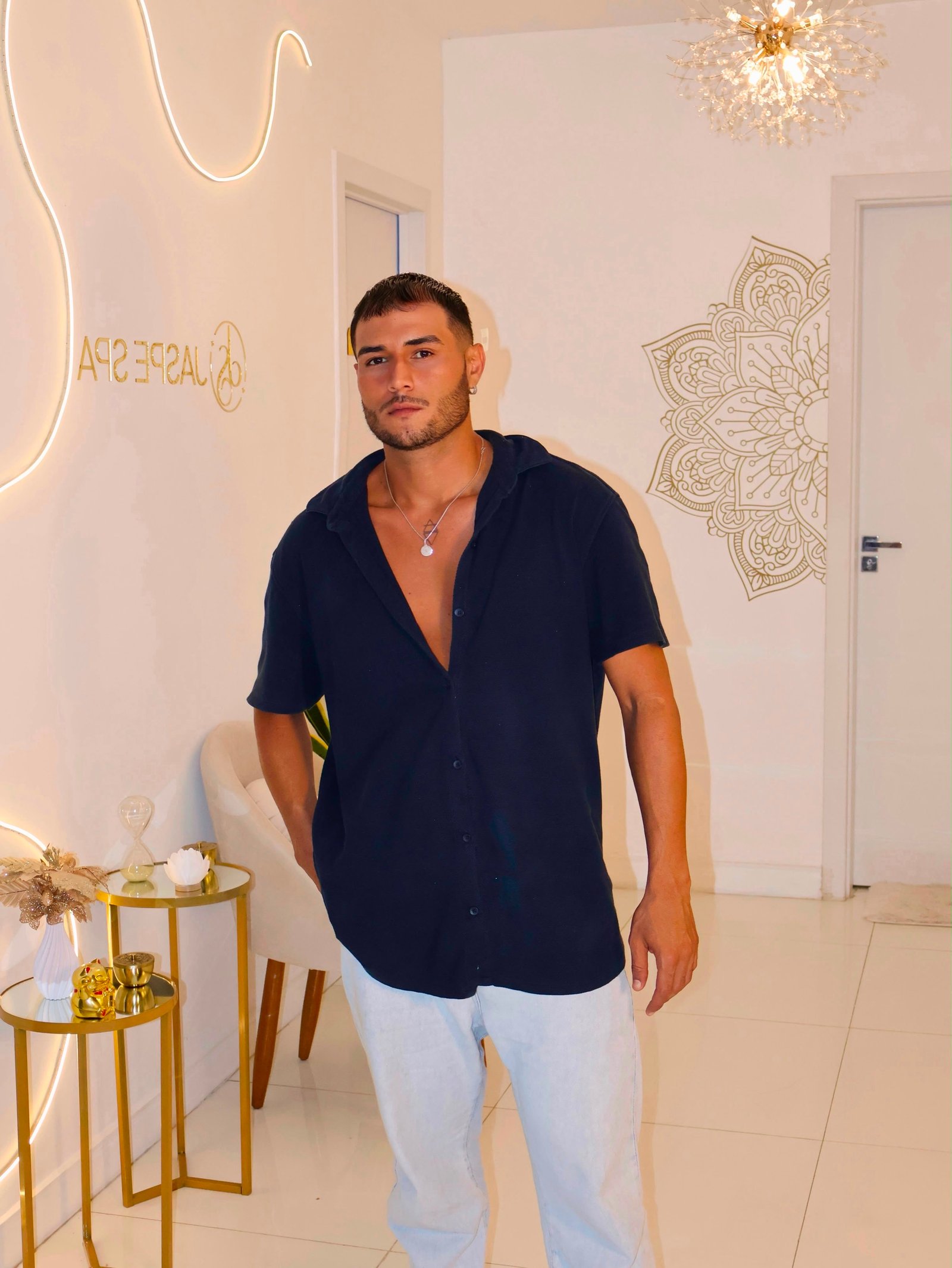 Hugo Terapeuta — Massagem Relaxante, Pedras Quentes em JOAQUIM TÁVORA, Fortaleza