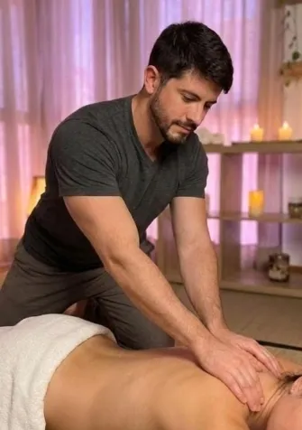 Rafael Oliveira Massagem massagem BEIRA MAR
